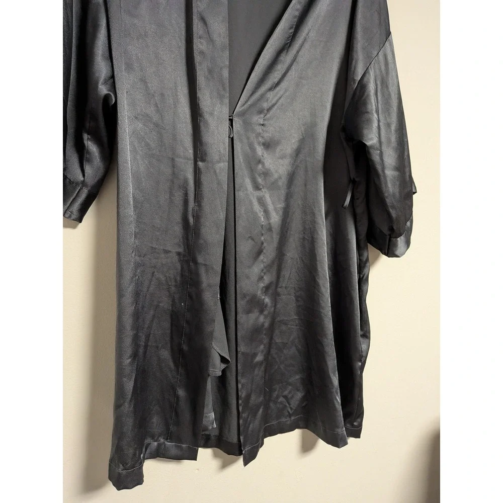 Victoria's Secret Black Satin Kimono Robe XS/S Short Lingerie Sleepwear Wrap - Picture 4 of 12